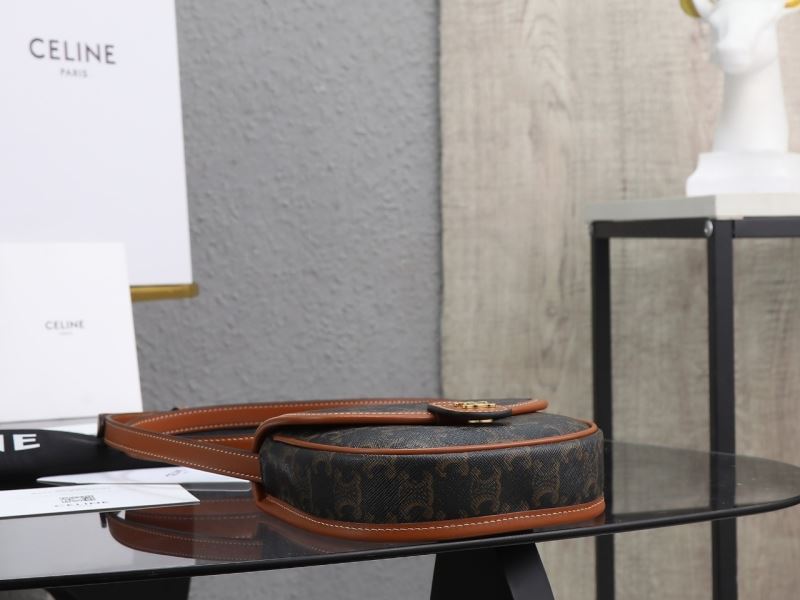 Ce1i*e triomphe bags